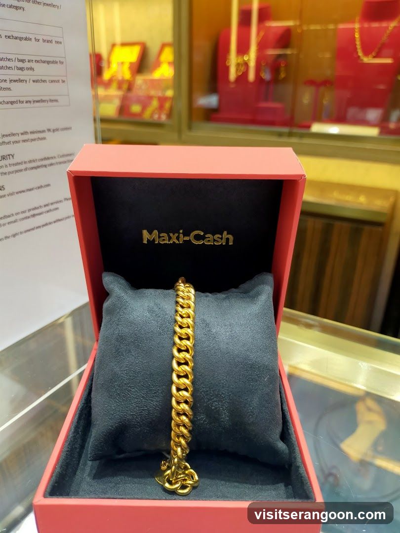 Maxi-Cash (NEX Serangoon)