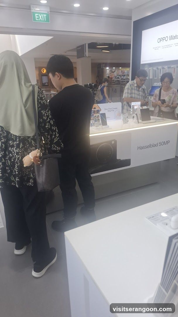 OPPO Concept Store - NEX