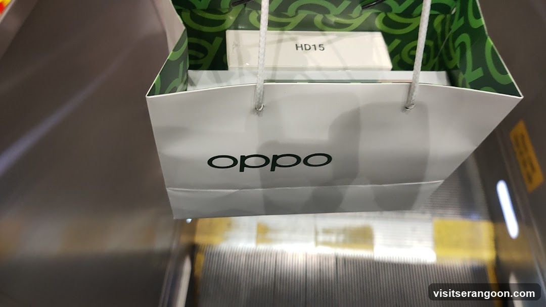OPPO Concept Store - NEX