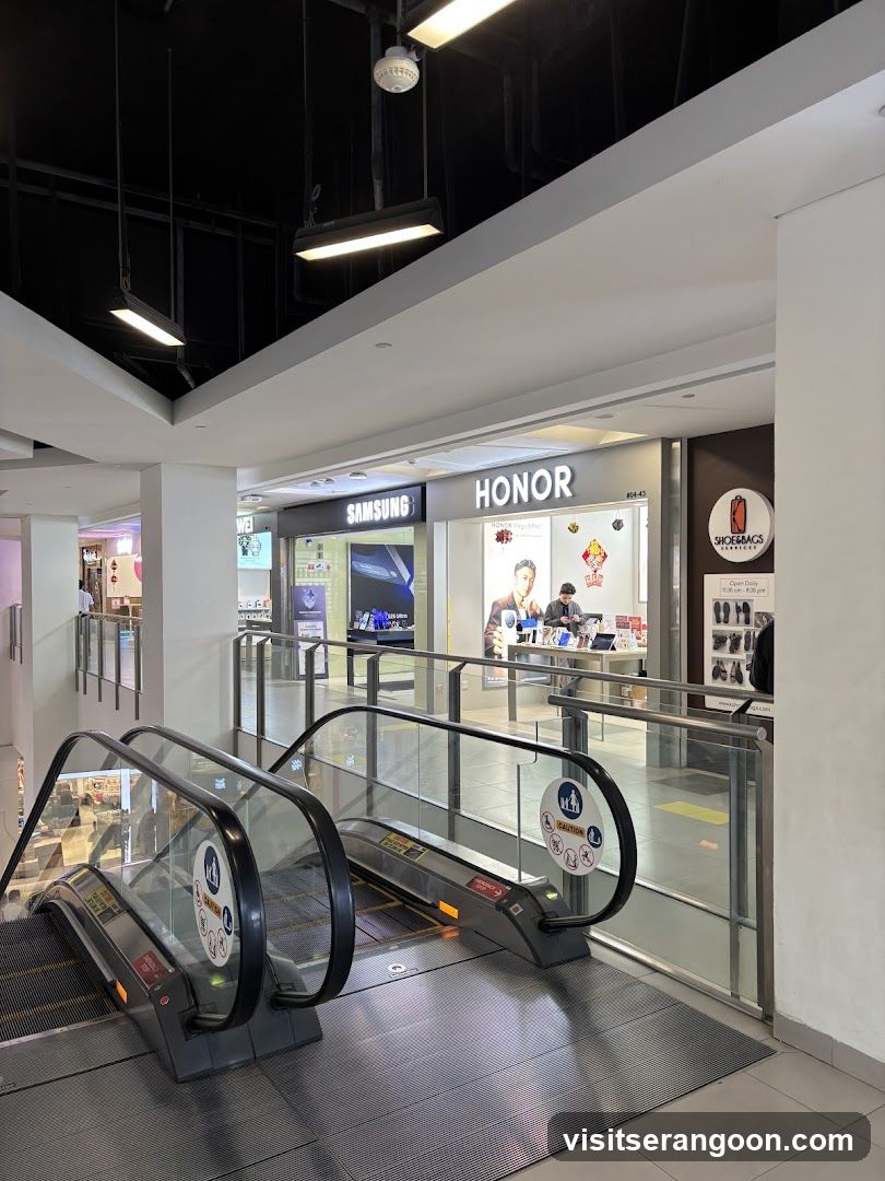 HONOR Experience Store @ NEX