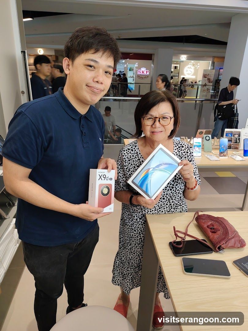 HONOR Experience Store @ NEX