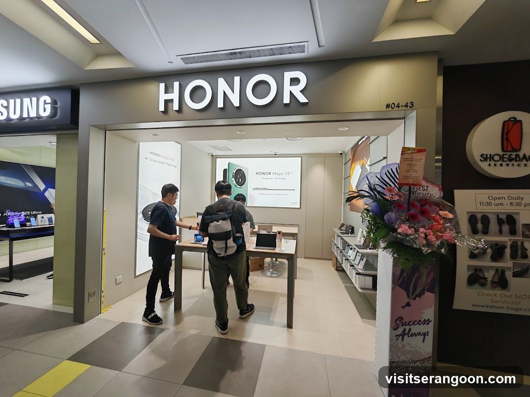 HONOR Experience Store @ NEX