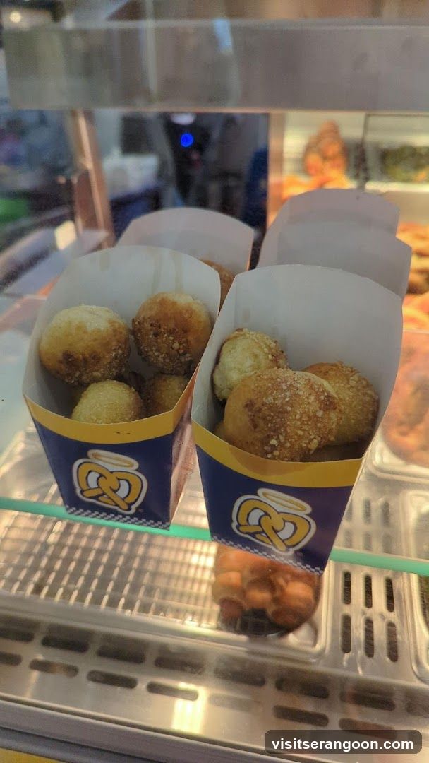 Auntie Anne's Soft Pretzels (NEX)