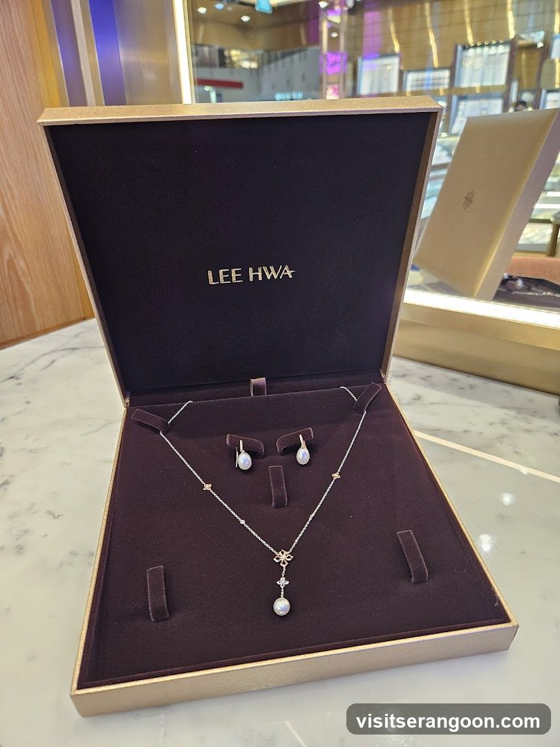 LEE HWA