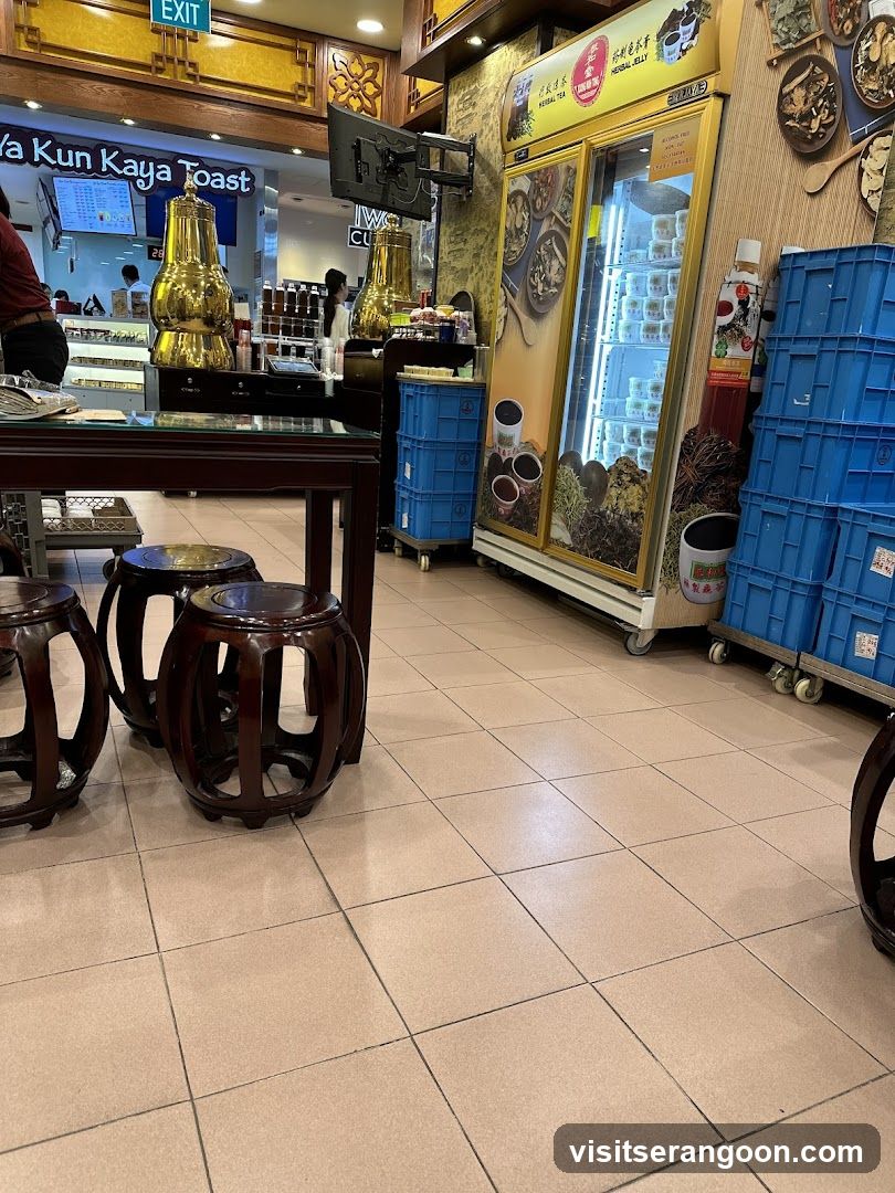 Koong Woh Tong ( Serangoon Nex ) 恭和堂