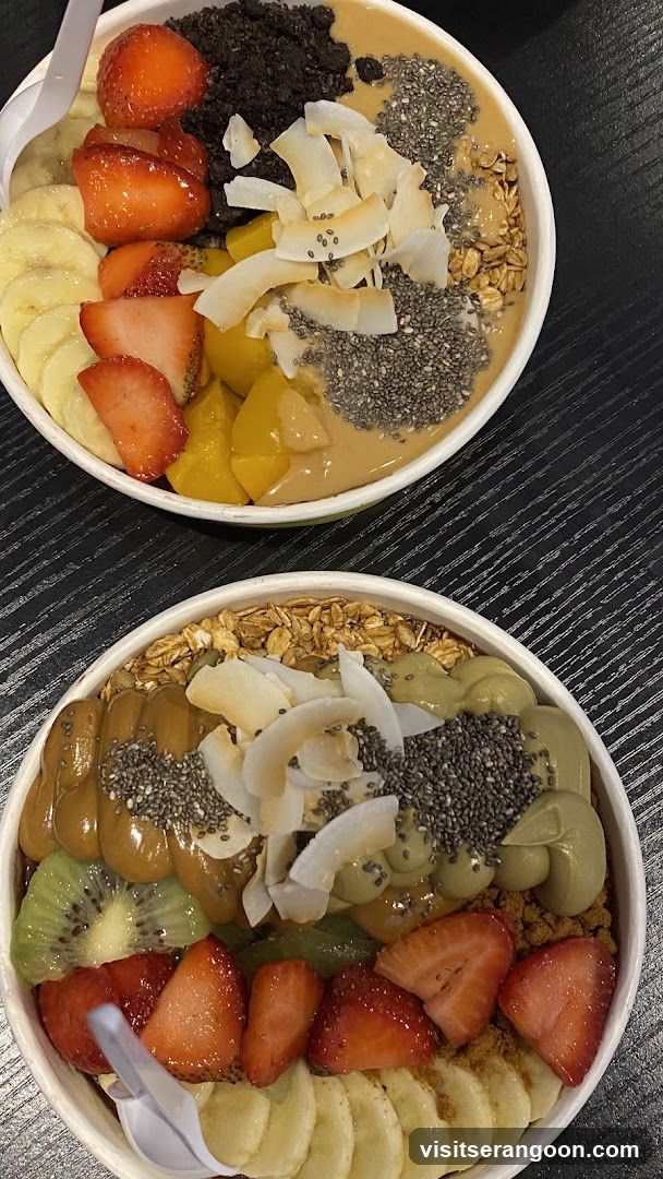 Acai Bowl with Fruits and Toppings