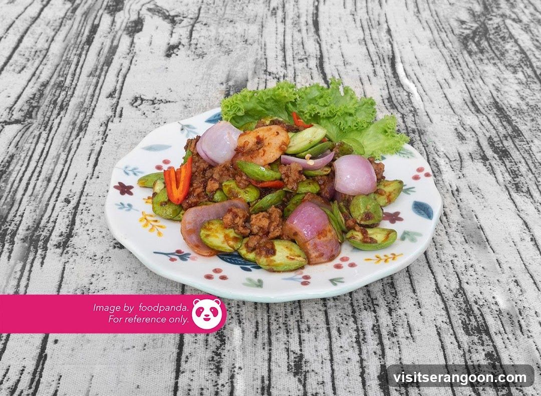 Stir-fried Stink Beans with Minced Meat and Shrimp