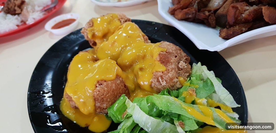 Fried Chicken with Cheese Sauce