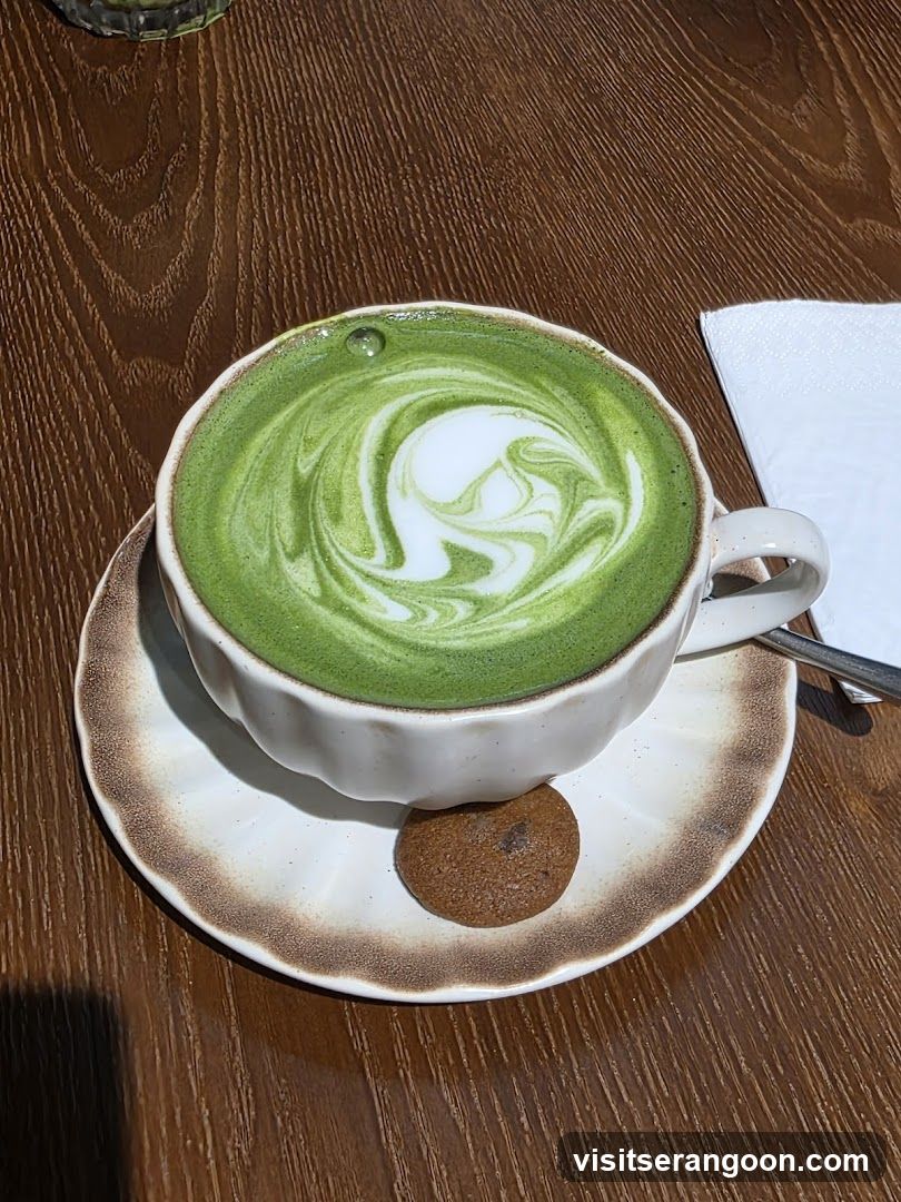 Matcha Latte with Cookie