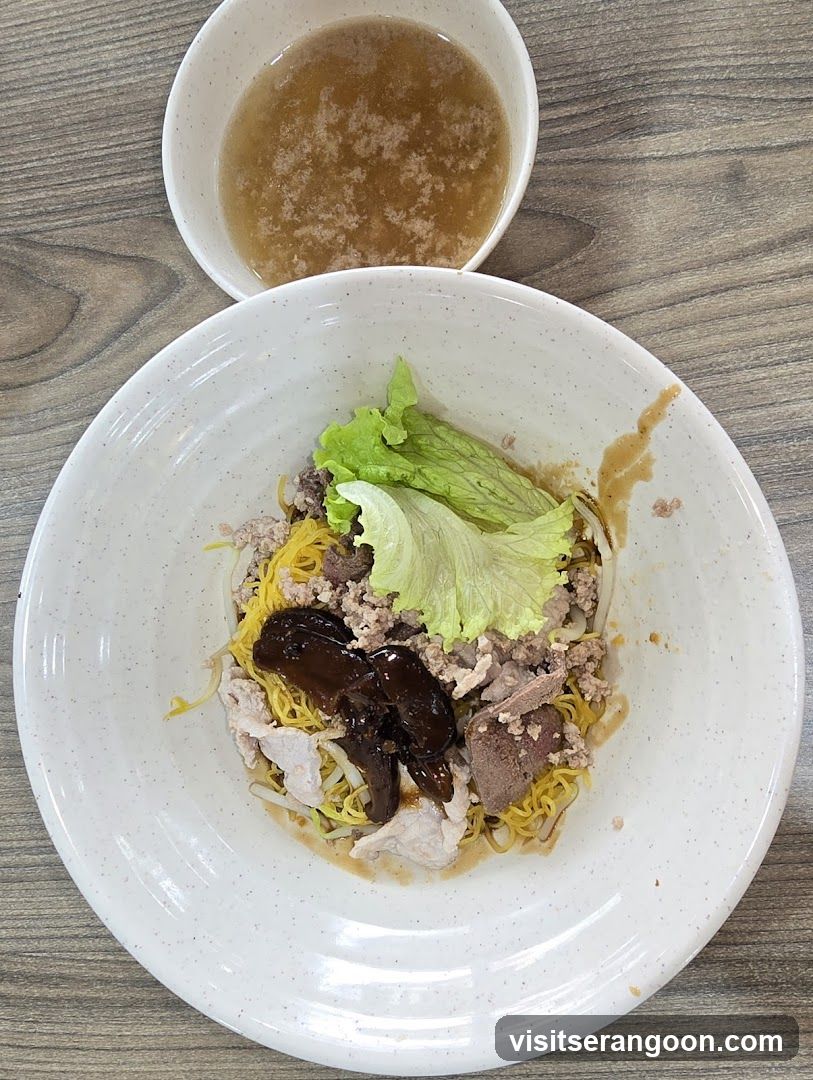 Noodles with Minced Meat and Mushrooms