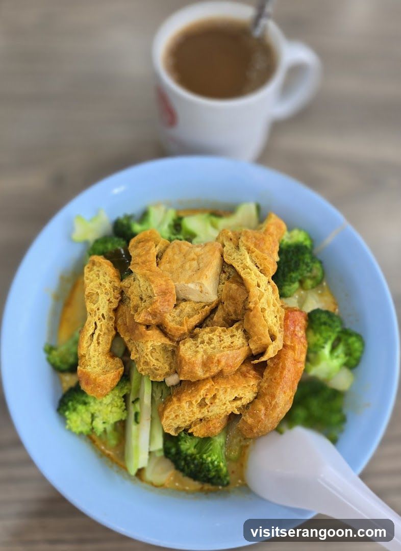 Curry Noodles with Tofu and Broccoli