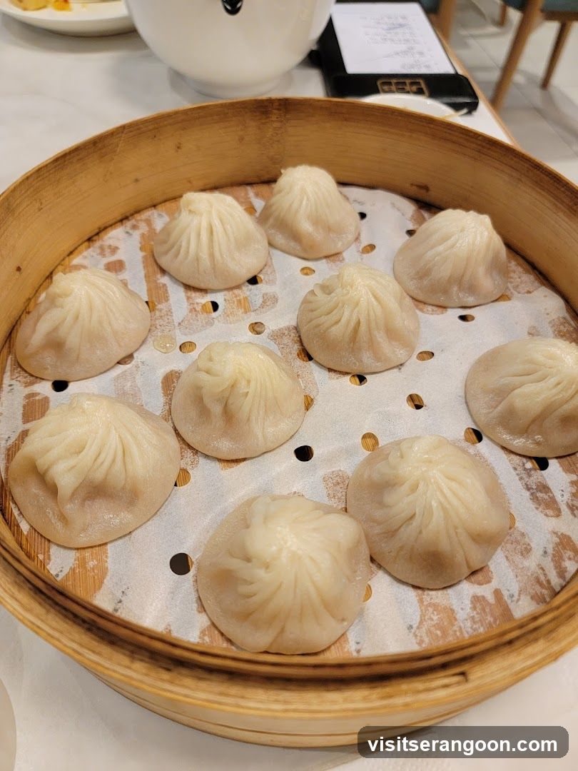 Steamed Dumplings in Bamboo Steamer